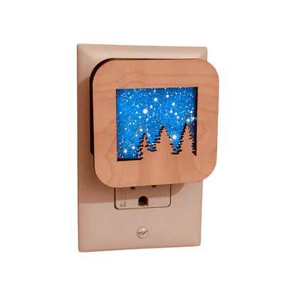 Maple Wildlife LED Dusk to Dawn Sensor Night Light – Handcrafted Wooden Animal Night Lamp – Rustic Cabin & Nature Décor – Gift for Wildlife Lovers
